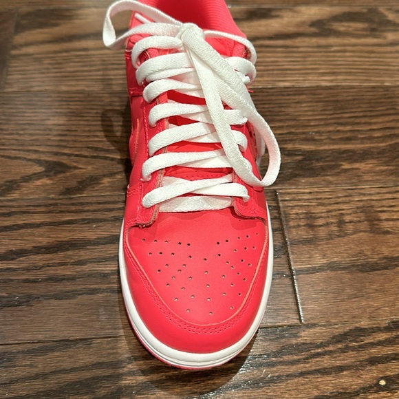 Hot pink Nike Dunks - Picture 12 of 13